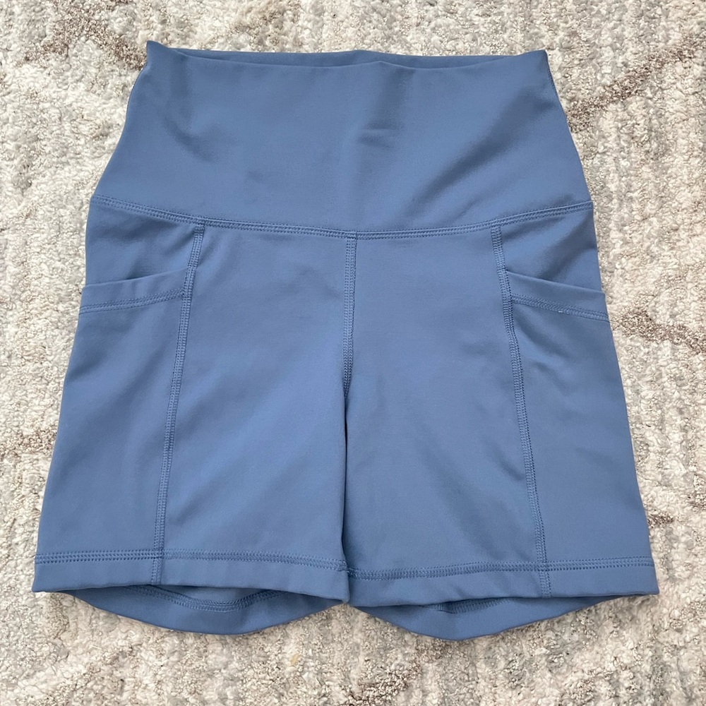 Yogalicious Lux Tribeca 5” Short - M